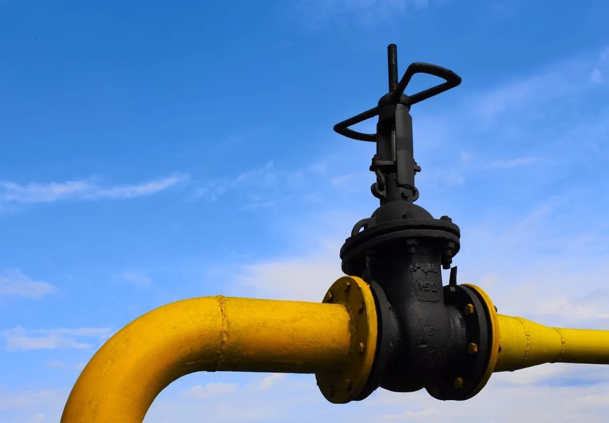 Логотипи ДТЕК і Halliburton як символ співпраці у газовидобутку України