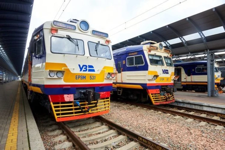 Міська електричка Kyiv City Express на станції Видубичі чи Дарниця