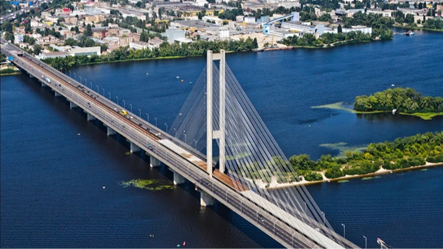Перекритий Південний міст у Києві та затори на магістралях після нічного удару 2 жовтня