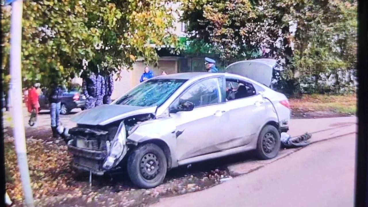 Підірваний автомобіль у Новомосковську Тульської області (фото: Exilenova+)
